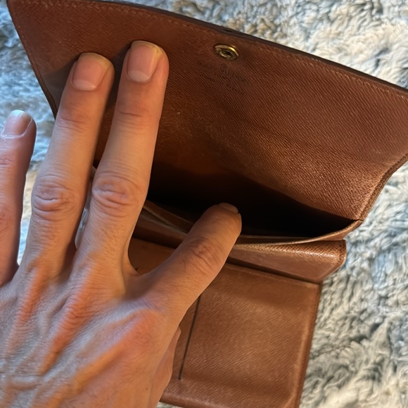 Men’s or Women’s Vintage Lous Vuitton Large International Wallet! Preloved! 🔥🔥 - Picture 8 of 17
